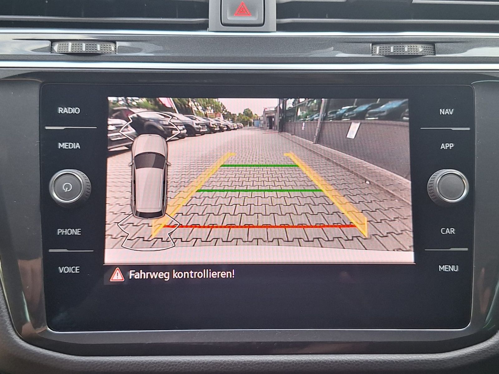 Volkswagen Tiguan 2.0 TDI United DSG - Samsaru's Car Outlet