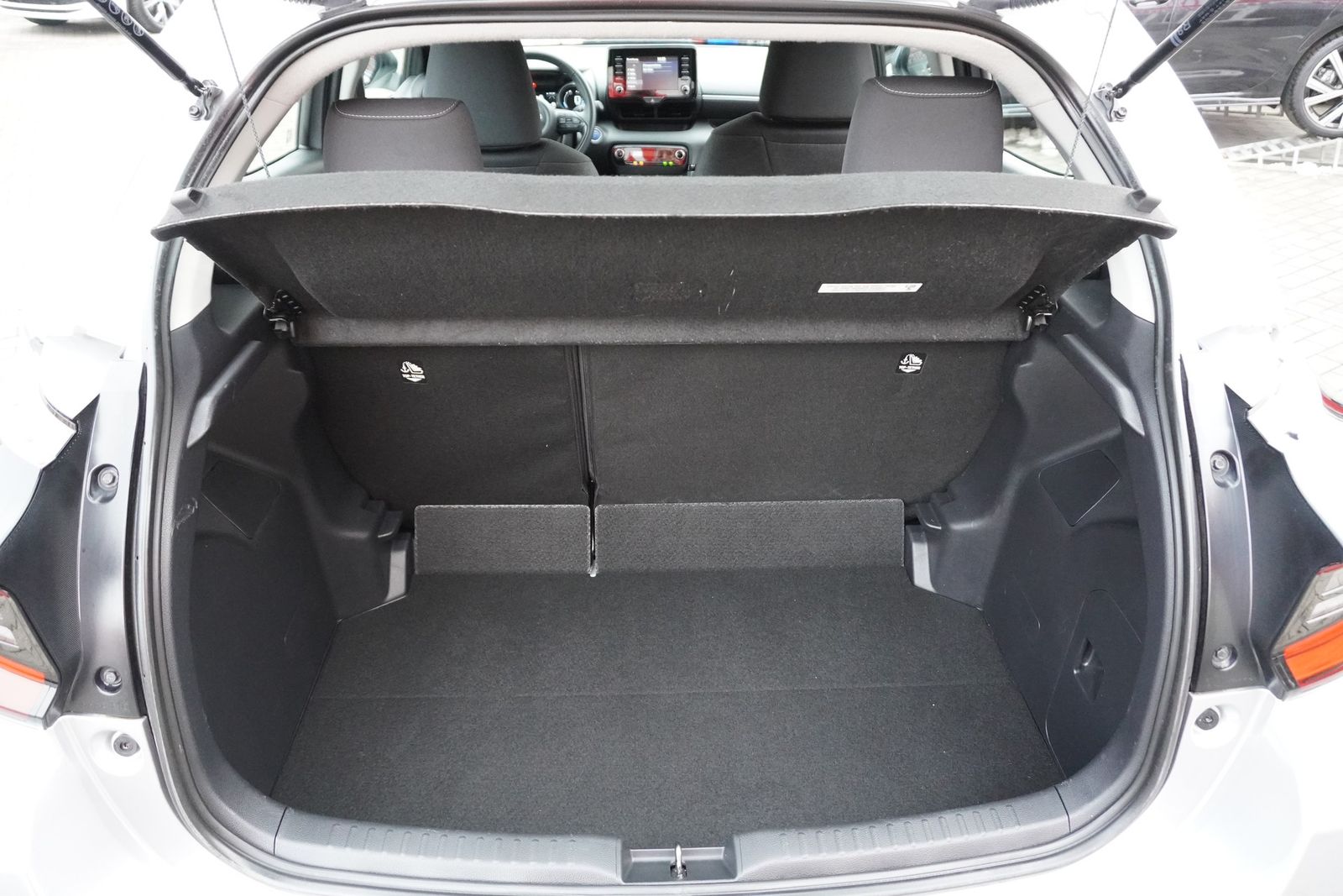 Toyota Yaris 1.5 Hybrid Team D Aut. LED ACC Kamera DAB