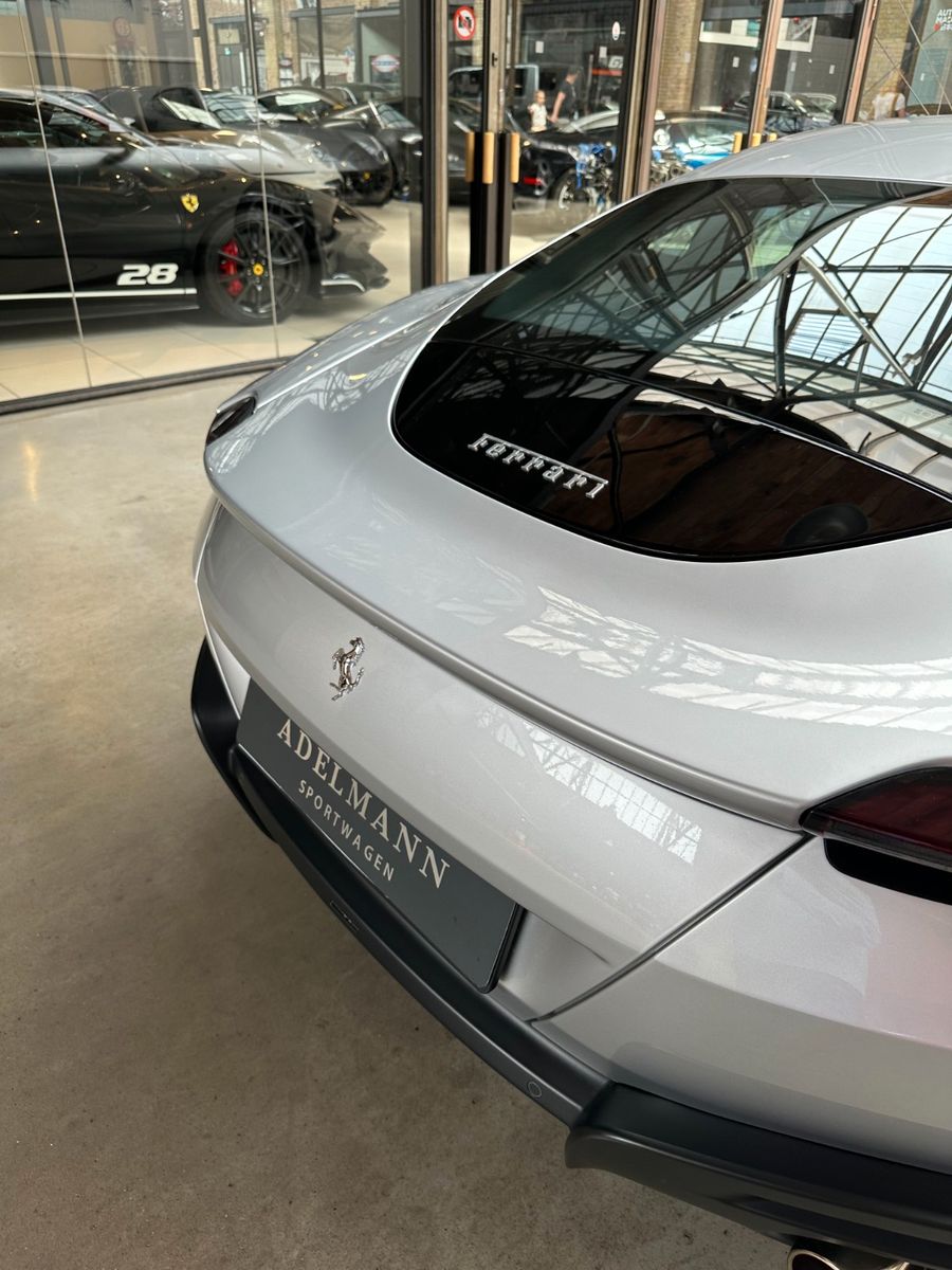 Ferrari Roma 3.9 T V8 - Samsaru's Car Outlet