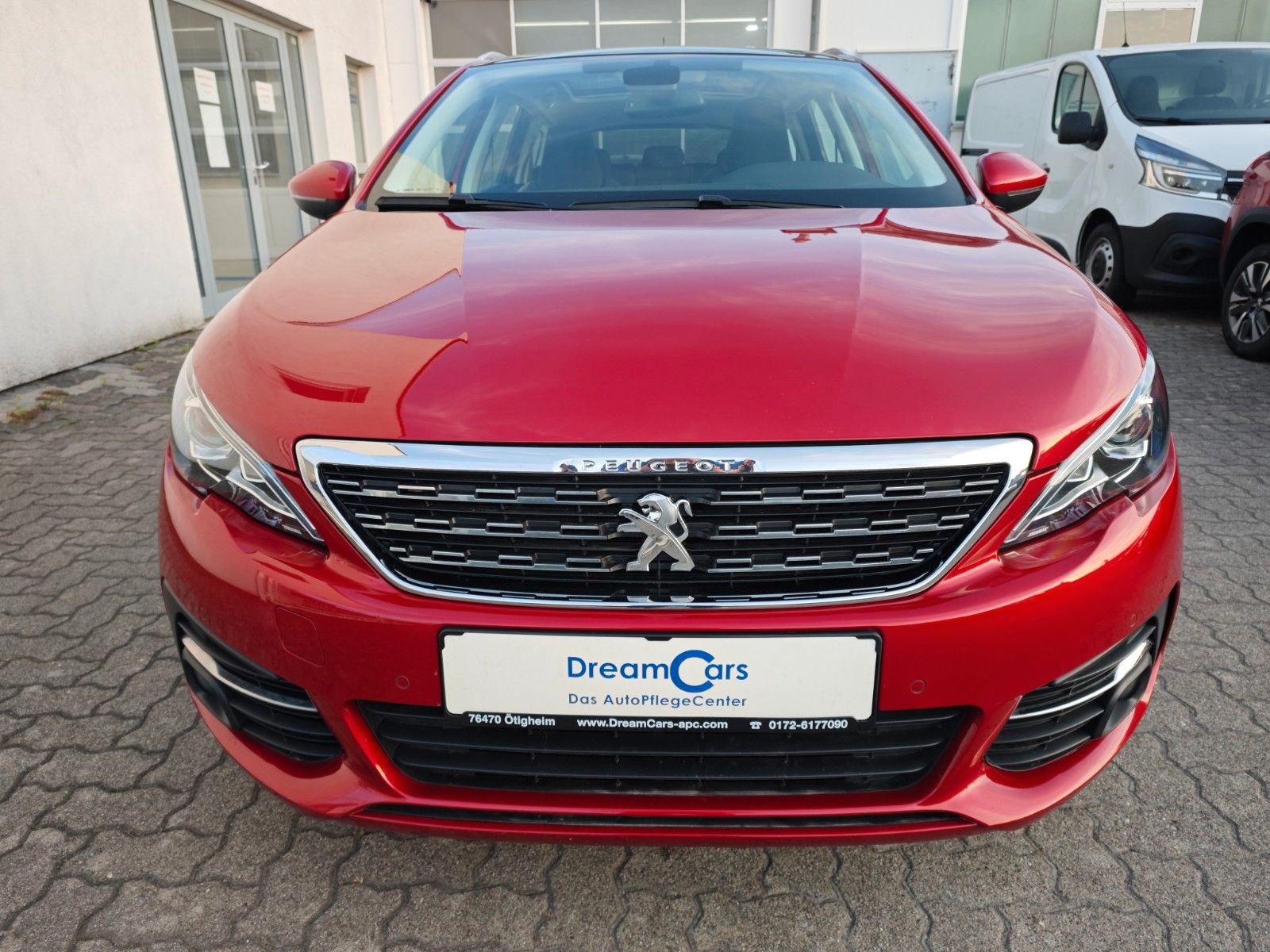 Peugeot 308 BlueHDi 130 EAT6 Allure - Samsaru's Car Outlet