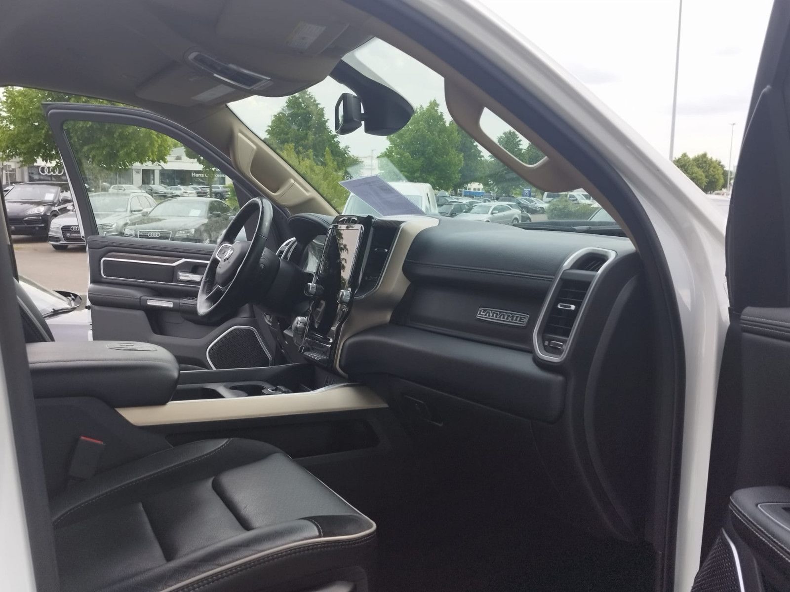 Dodge RAM 1500 Laramie Crew Cab 4x4  Kamera Leder LED