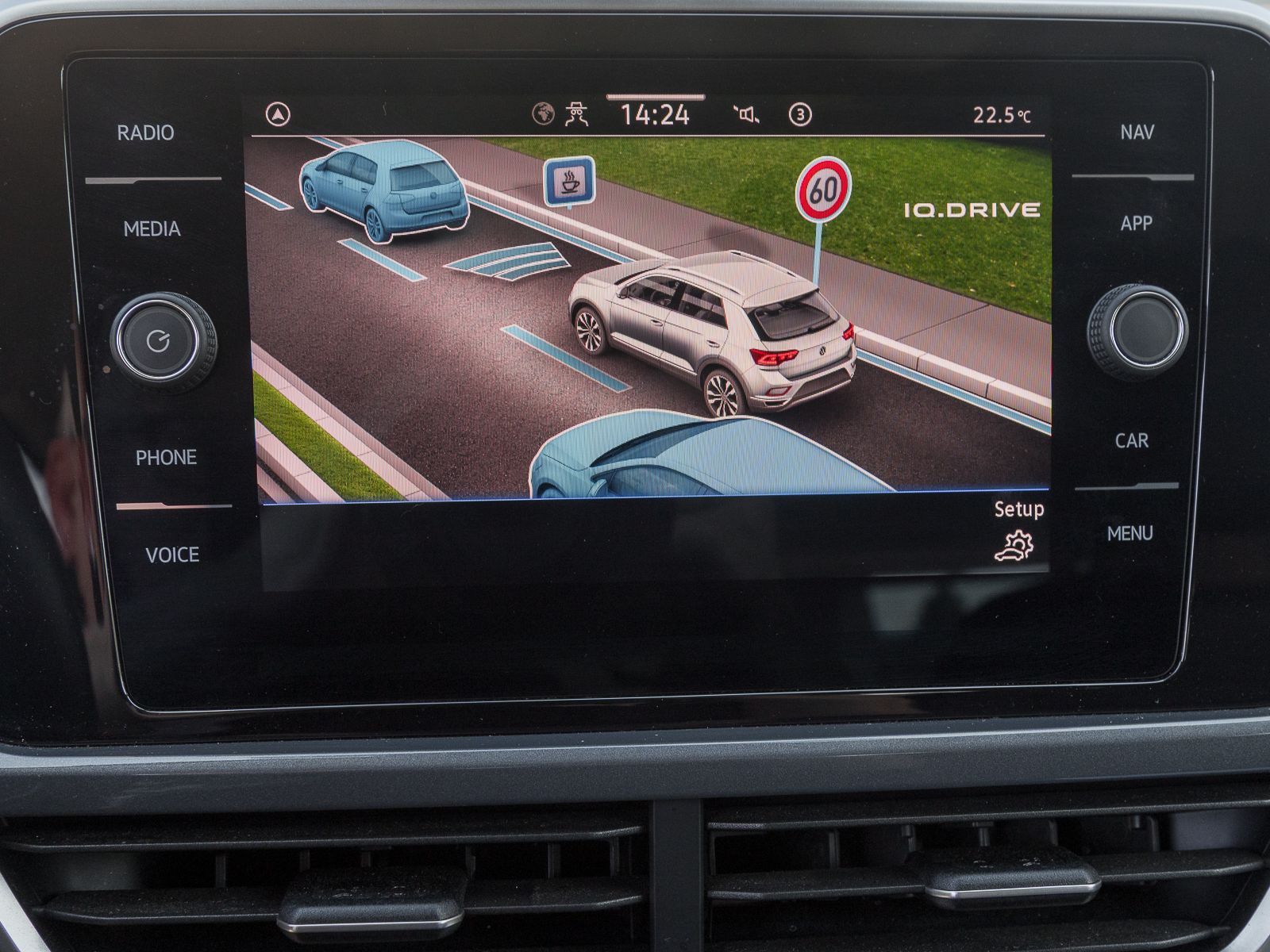 Volkswagen T-Roc 2.0 TDI STYLE - Samsaru's Car Outlet