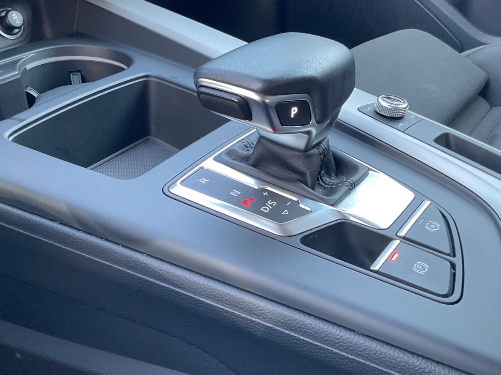 Audi A4 Av.40 TDI quattro S-Tr. - Samsaru's Car Outlet