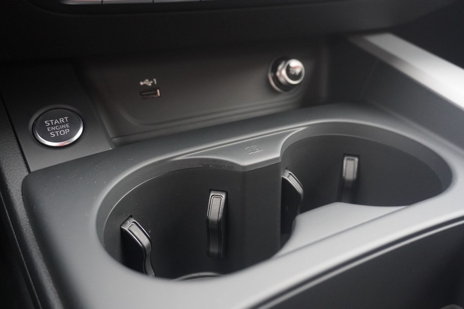 Audi A4 Avant 35 TFSI S-Tronic - Samsaru's Car Outlet