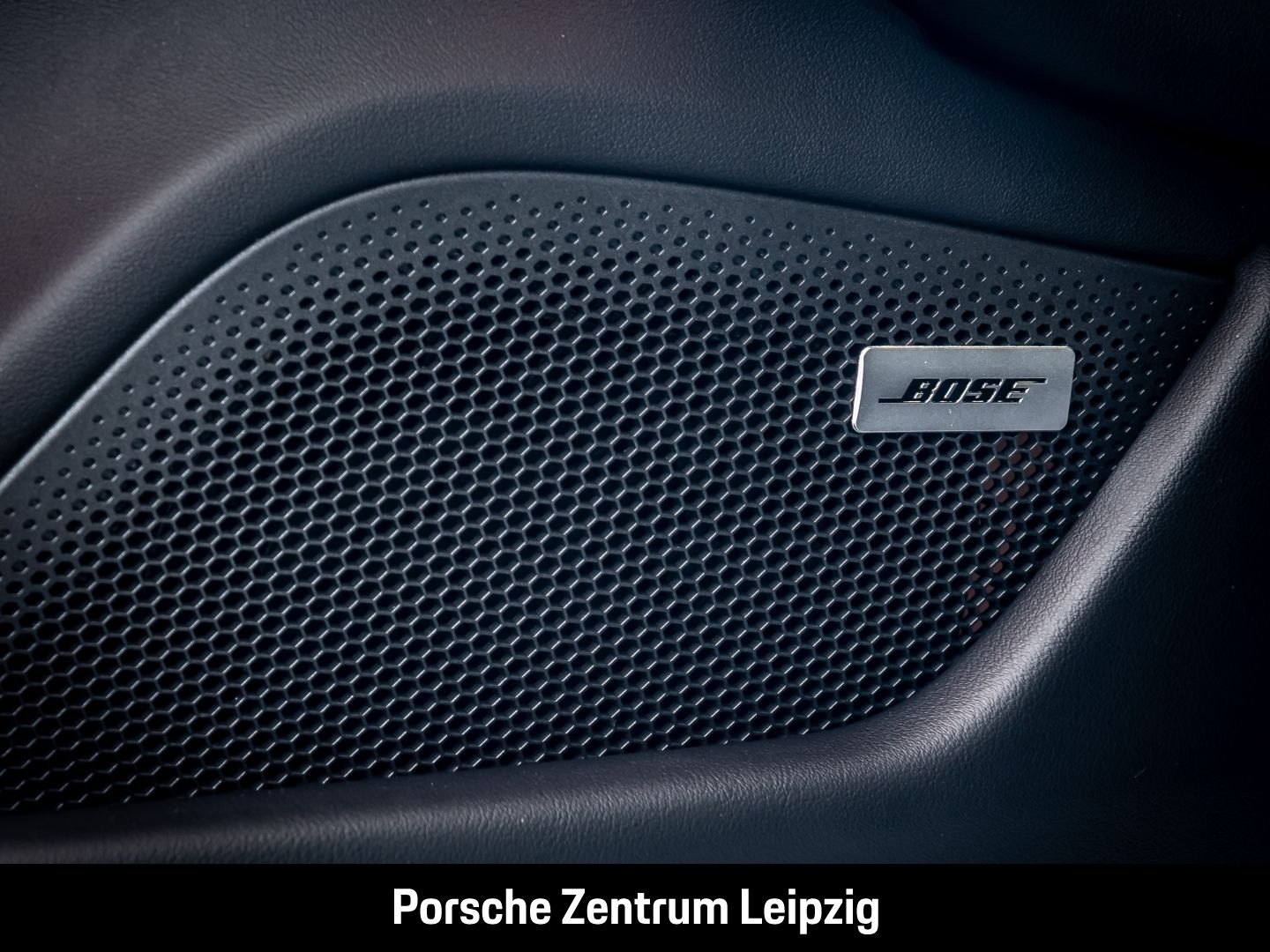 Porsche Taycan 4 SportDesign HD-Matrix ACC Pepita 21Zoll