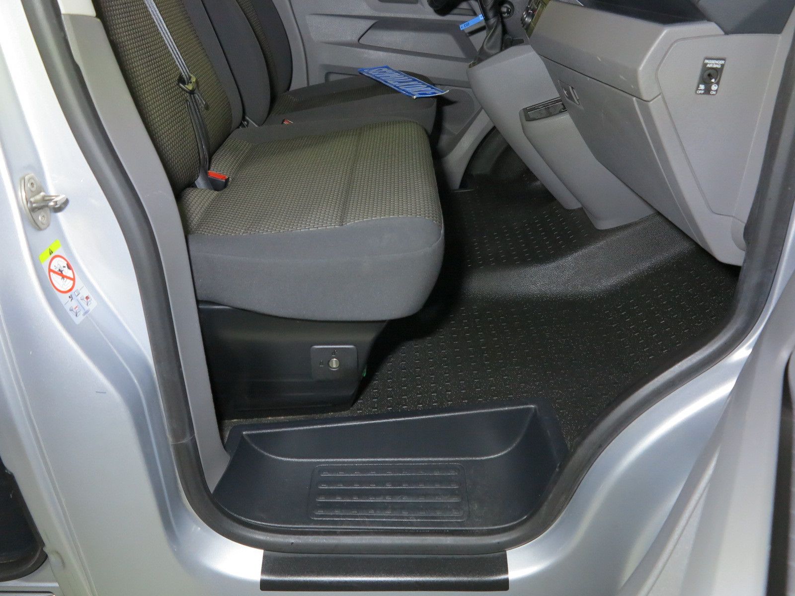 Volkswagen Transporter T6.1 TDI2.0 SCR DSG7 Lang Navi Klima