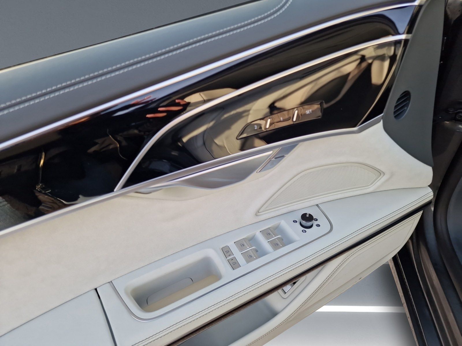 Audi A8 50 TDI qu S line - Samsaru's Car Outlet