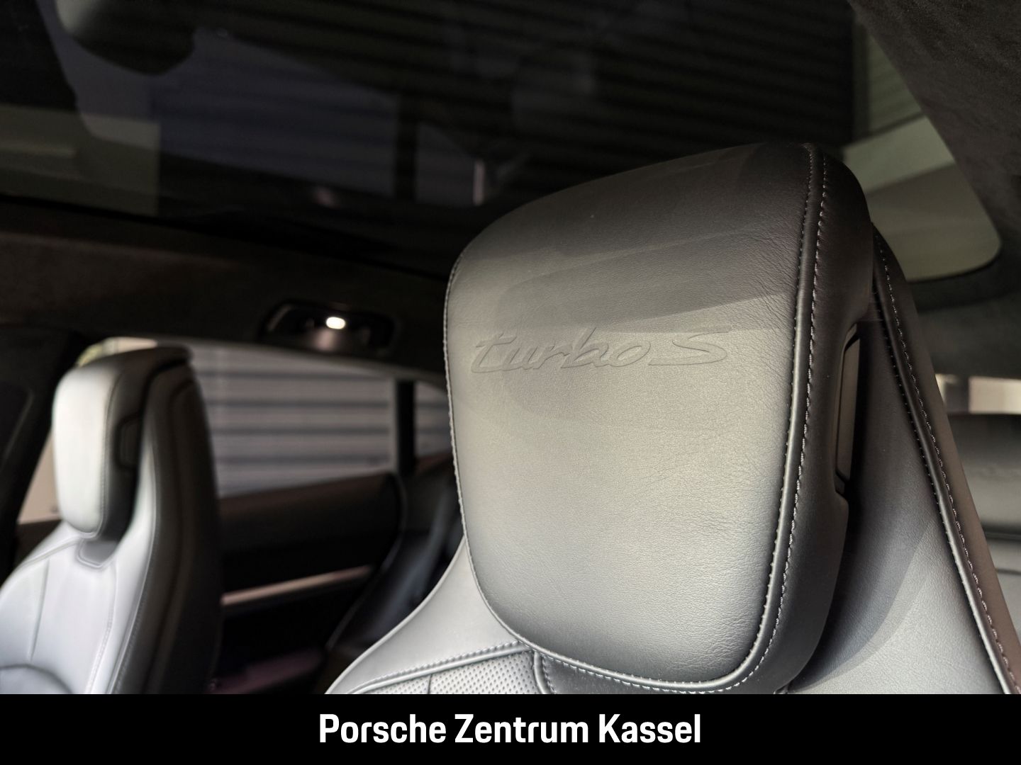 Porsche Taycan Turbo S Cross Turismo