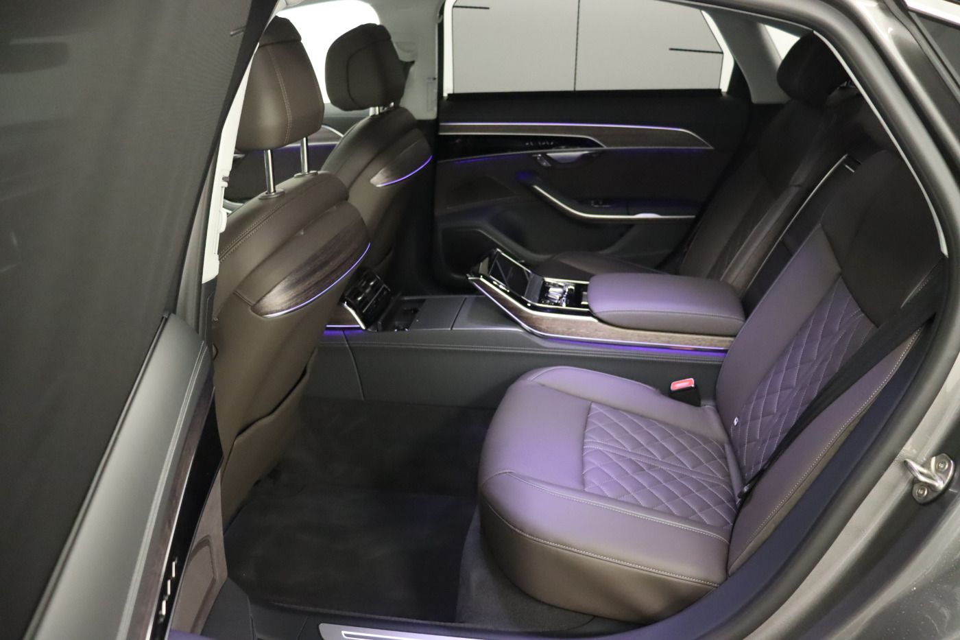 Audi A8 lang 60 TFSI e quattro tiptronic - Samsaru's Car Outlet
