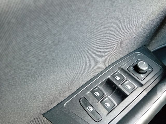 Volkswagen T-Roc 1.5 TSI Active - Samsaru's Car Outlet