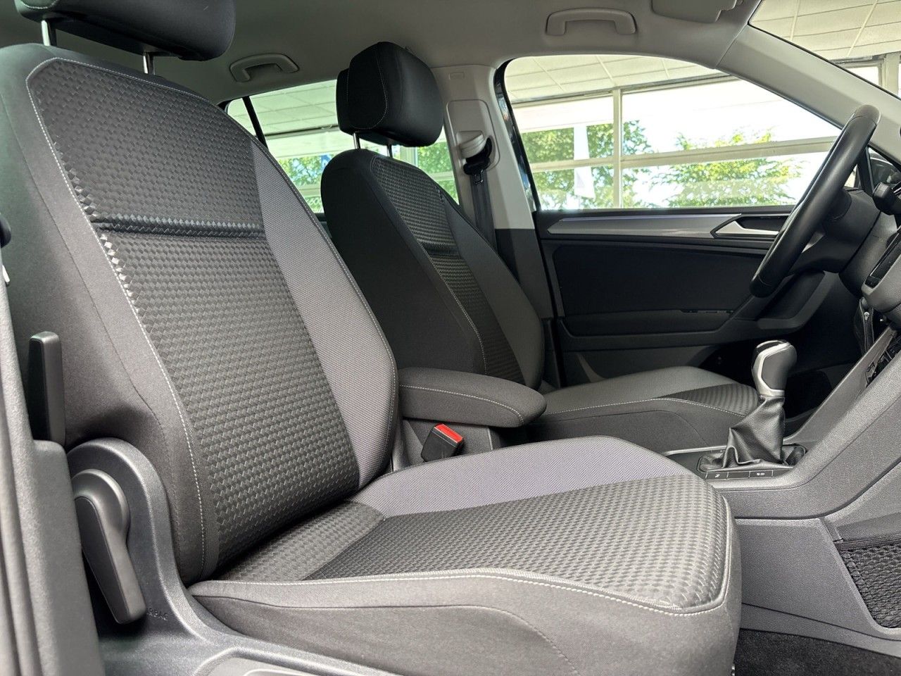 Volkswagen Tiguan 2.0 TDI Active - Samsaru's Car Outlet