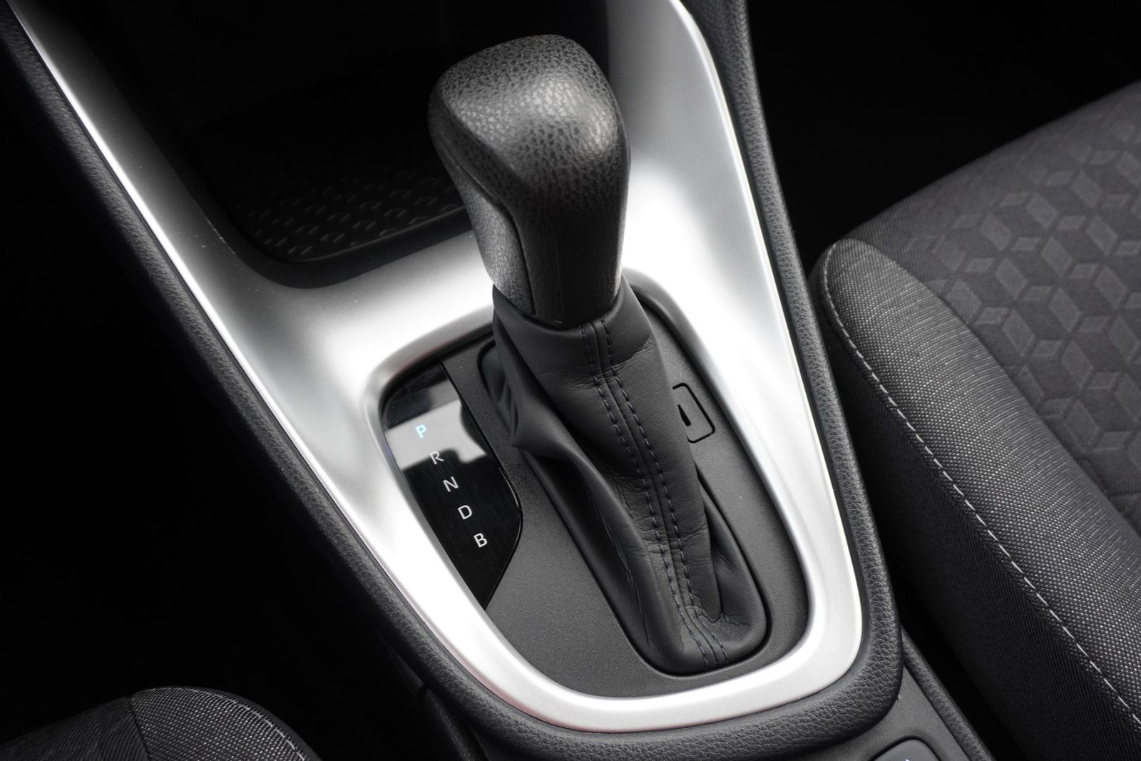 Toyota Yaris 1.5 Hybrid Team D Aut. LED ACC Kamera DAB