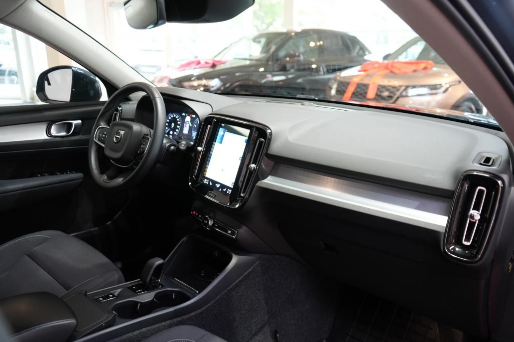 Volvo XC 40 B4 Momentum - Samsaru's Car Outlet