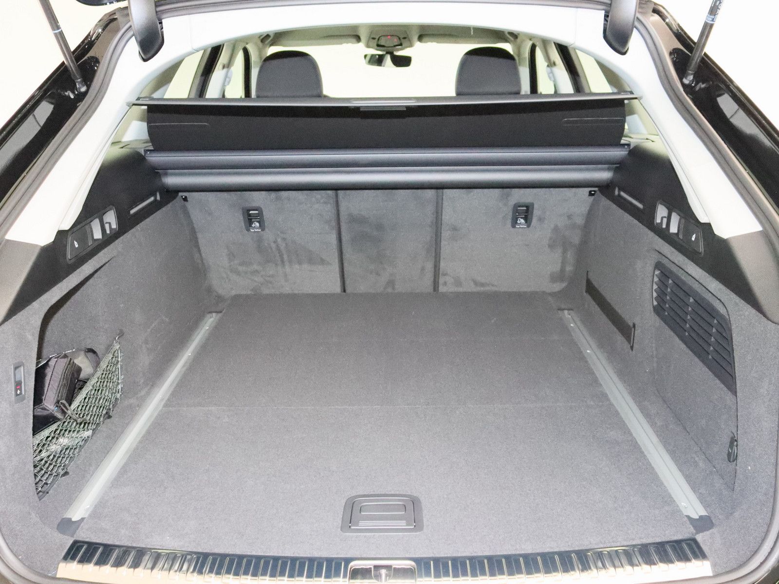 Audi A6 Avant 45 TDI quattro S line - Samsaru's Car Outlet