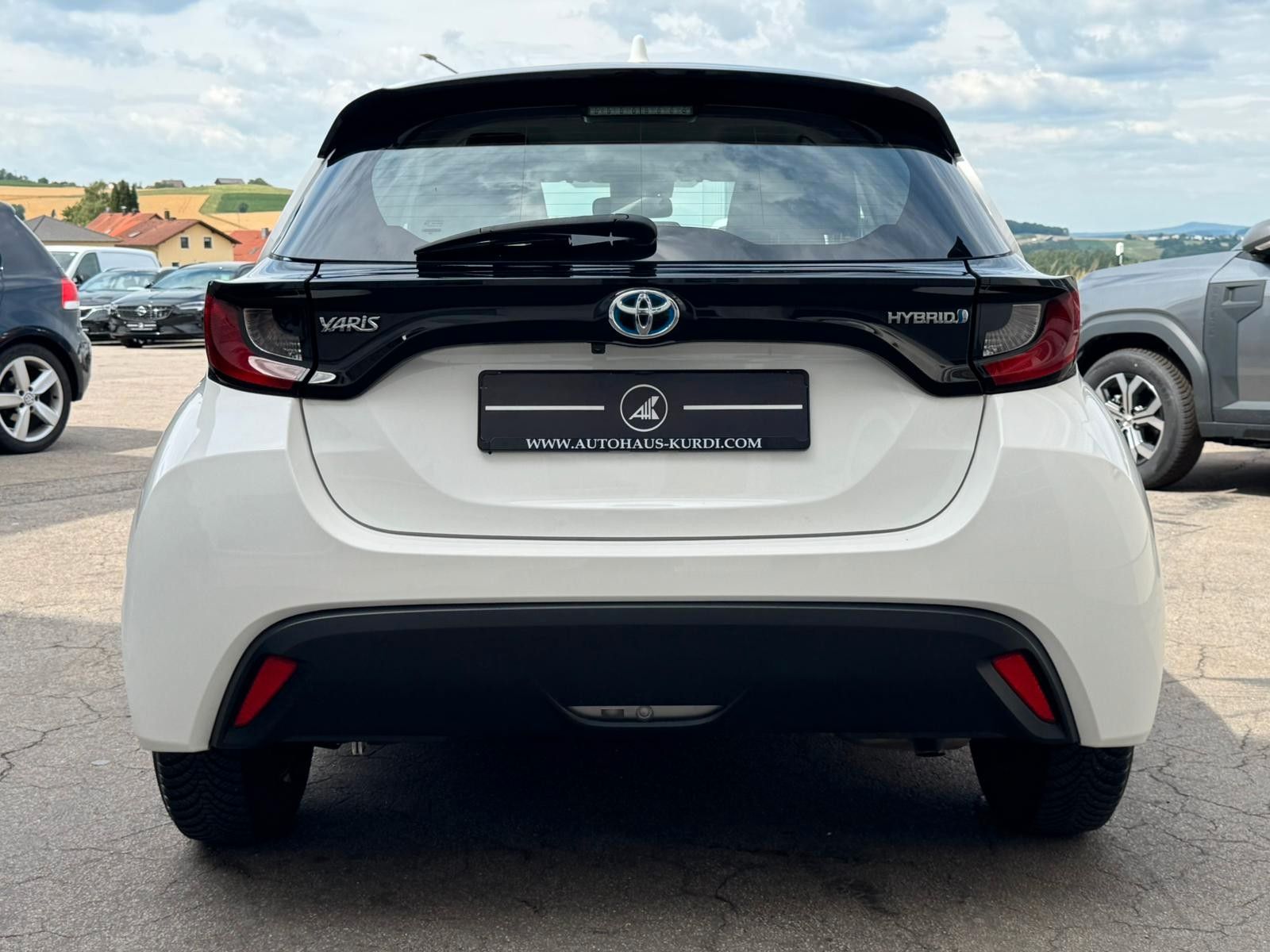 Toyota Yaris 1.5 Hybrid AUT Comfort - Samsaru's Car Outlet