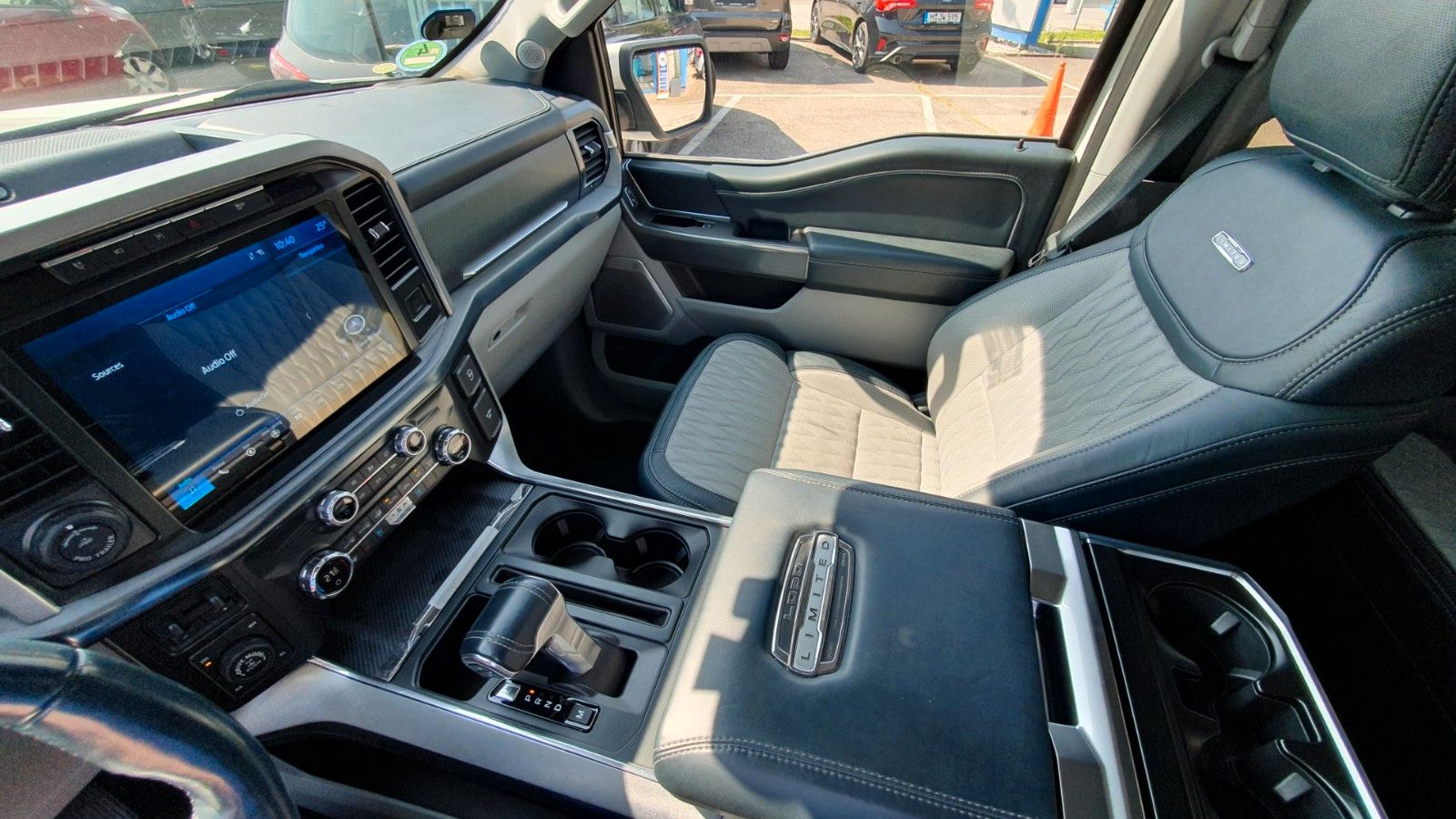 Ford F 150 Limited HYBRID 4x4 - Samsaru's Car Outlet
