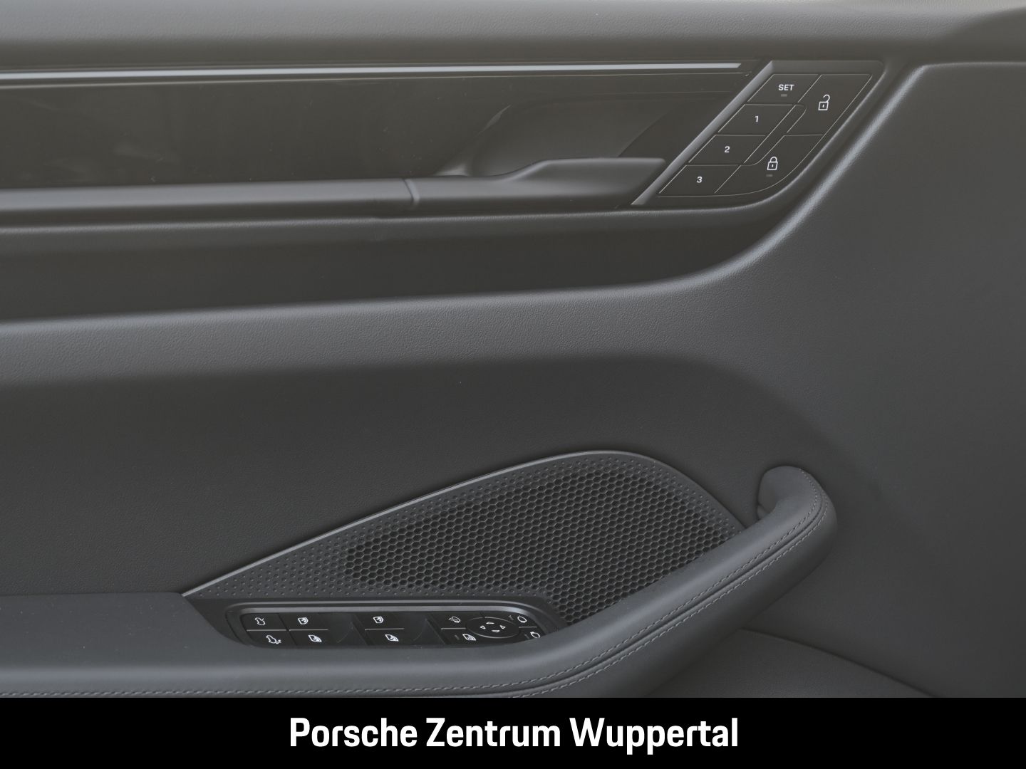 Porsche Macan 4 BOSE Luftfederung Panoramadach InnoDrive