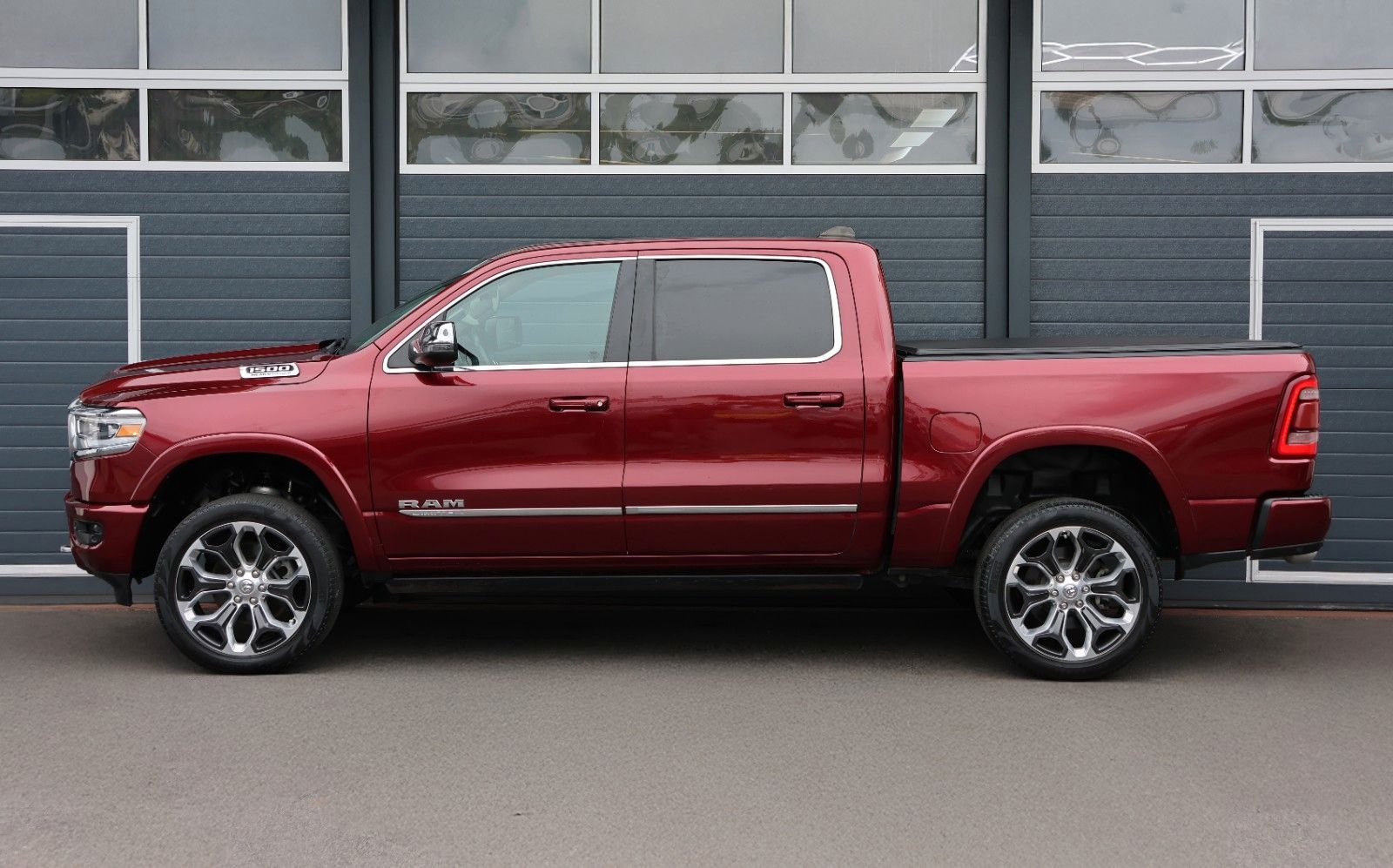 Dodge RAM 1500 5.7 4x4/ACC/HUD/360/H&K/Luftfederung/22