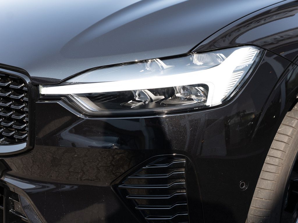 Volvo XC60 B5 AWD Plus Black Edition FACEL. LED 360°