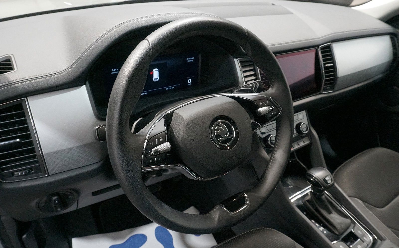 Skoda Kodiaq Tour 2.0 TSI 4x4*AHK*ACC*360°*LHZ*VC*