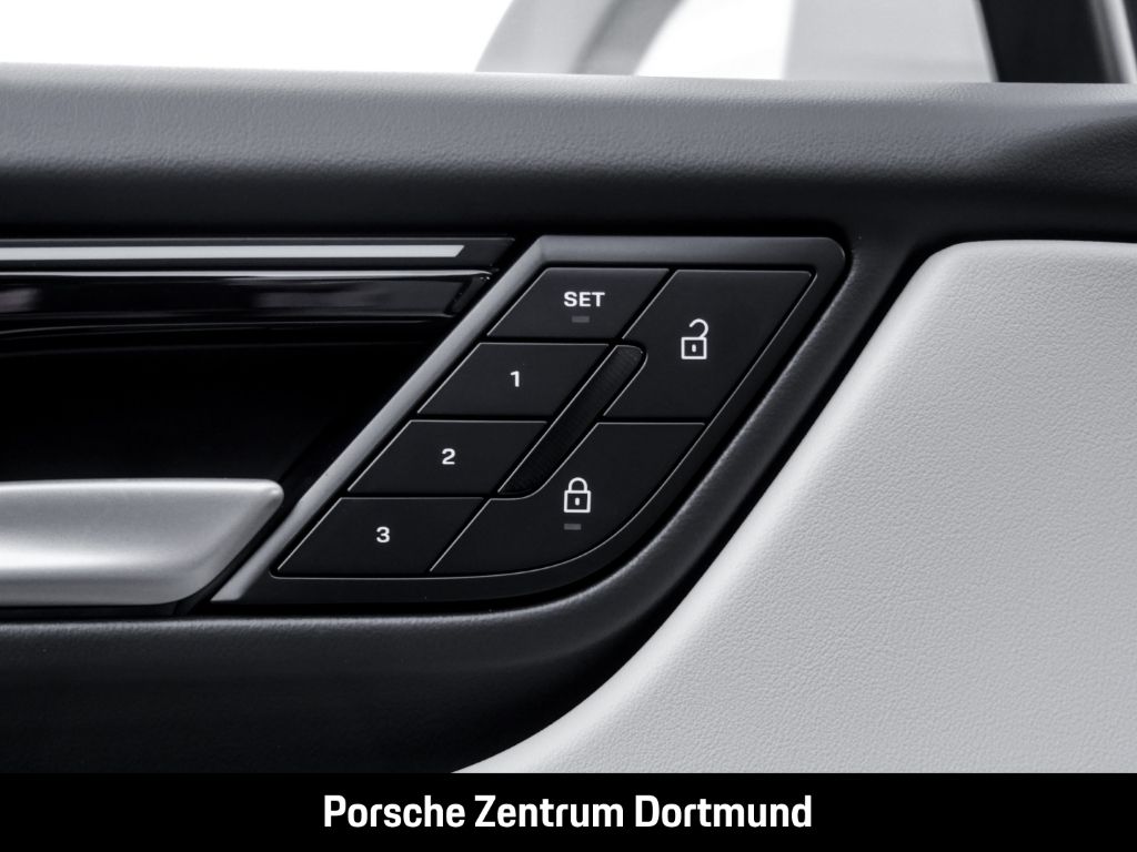 Porsche Macan 4 - Samsaru's Car Outlet