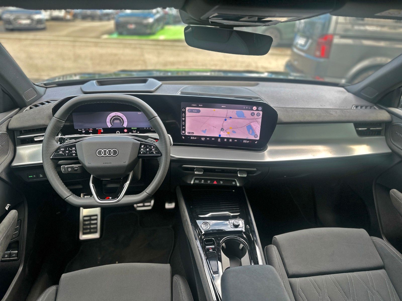 Audi Q3 SUV e-hybrid AHK S-LINE PANO TECH PRO MATRIX