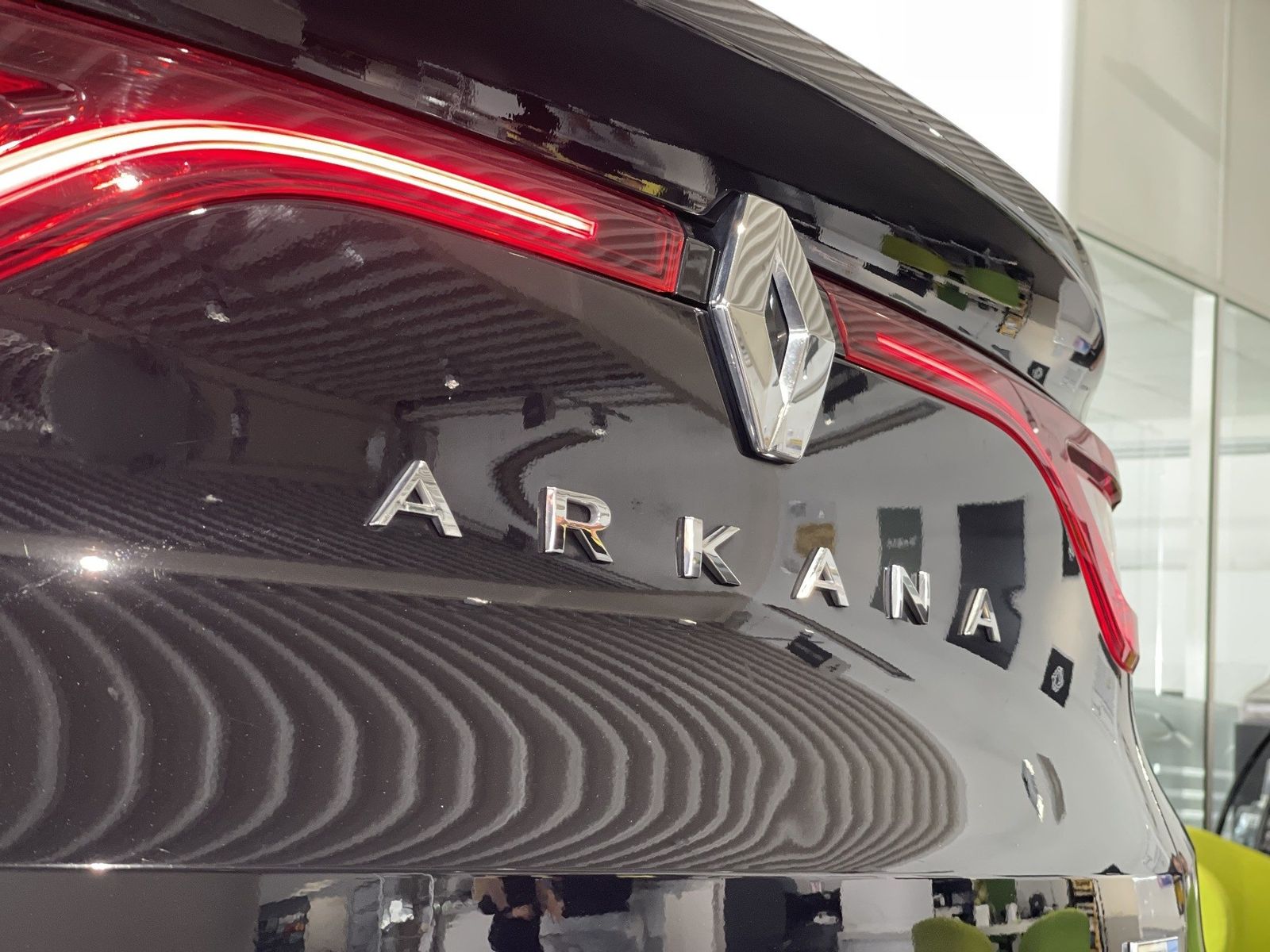 Renault Arkana R.S. LINE E-TECH - Samsaru's Car Outlet