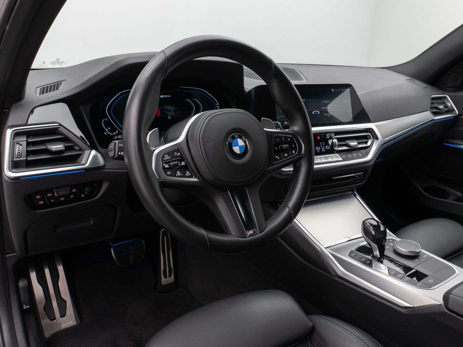 BMW 330e M Sport - Samsaru's Car Outlet