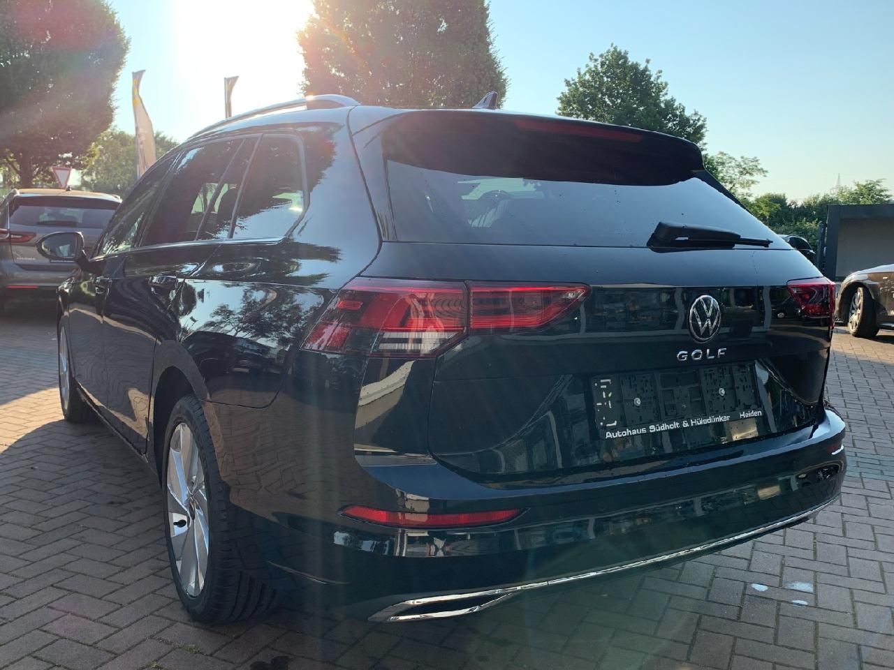 Volkswagen Golf VIII Variant 1.5 TSI OPF Style - Samsaru's Car Outlet