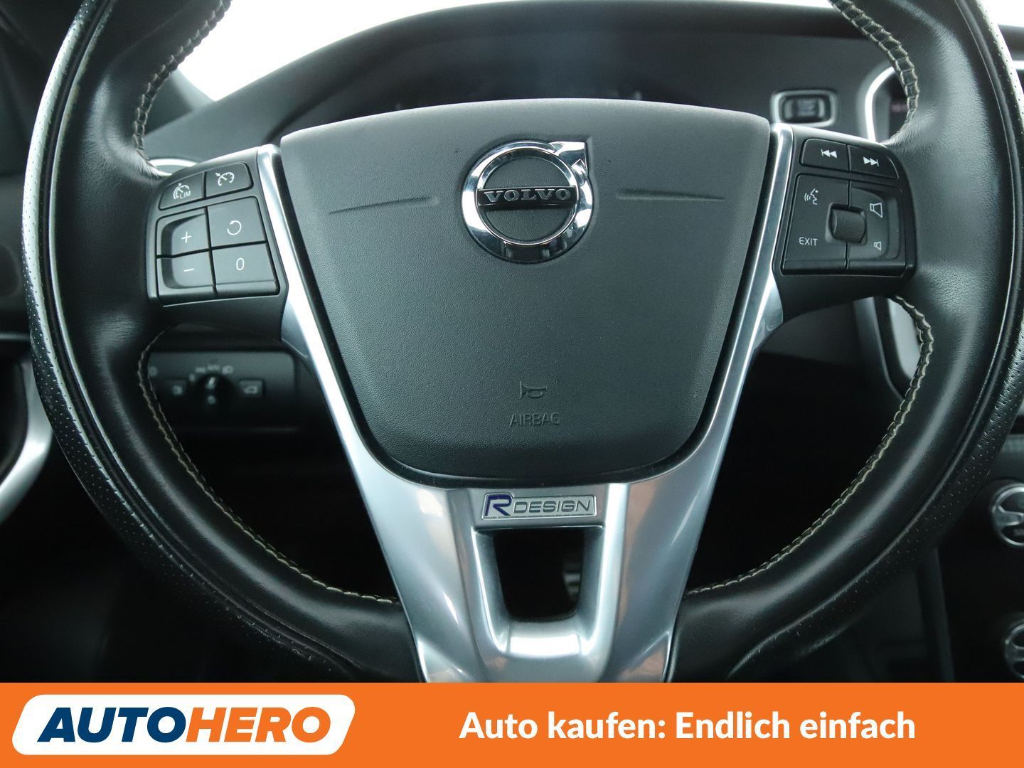 Volvo V40 2.0 T2 R-Design*NAVI*TEMPO*CAM*PDC*SHZ*