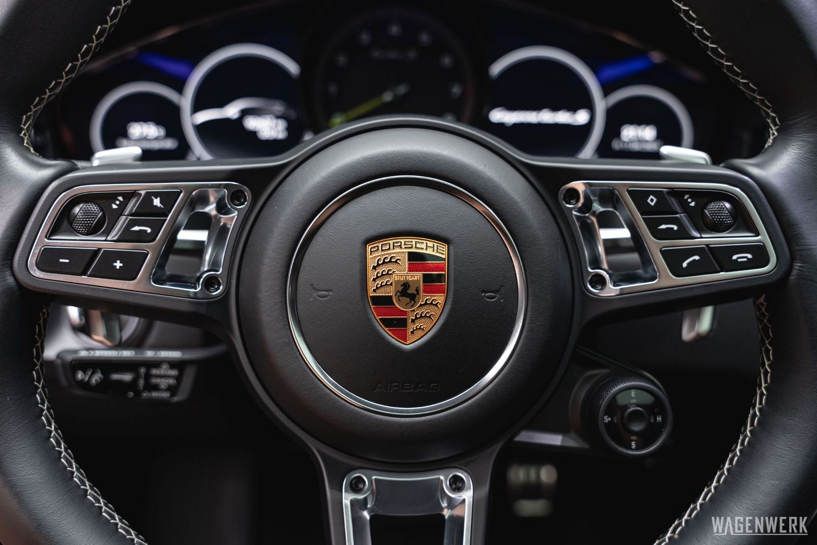 Porsche Cayenne Coupé Turbo S E-Hybrid MASSAGE AHV INNOD