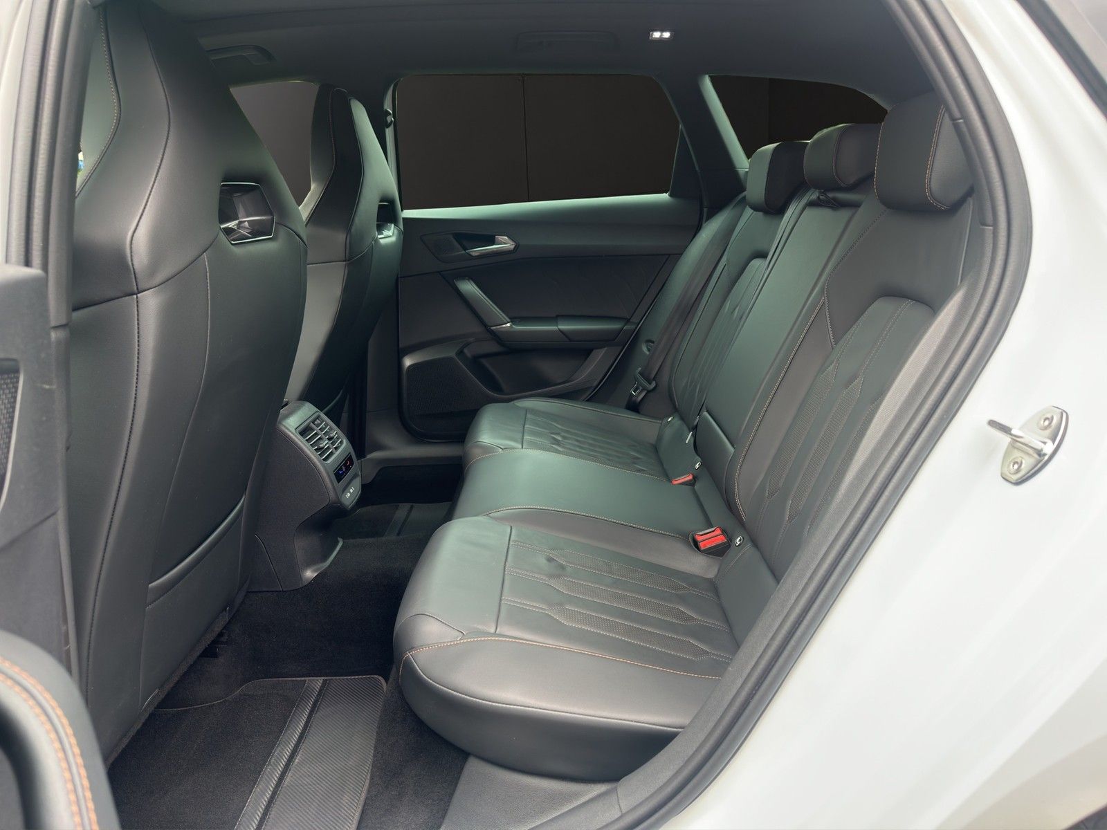 Cupra Leon SP 2.0 TSI VZ 4Drive - Samsaru's Car Outlet