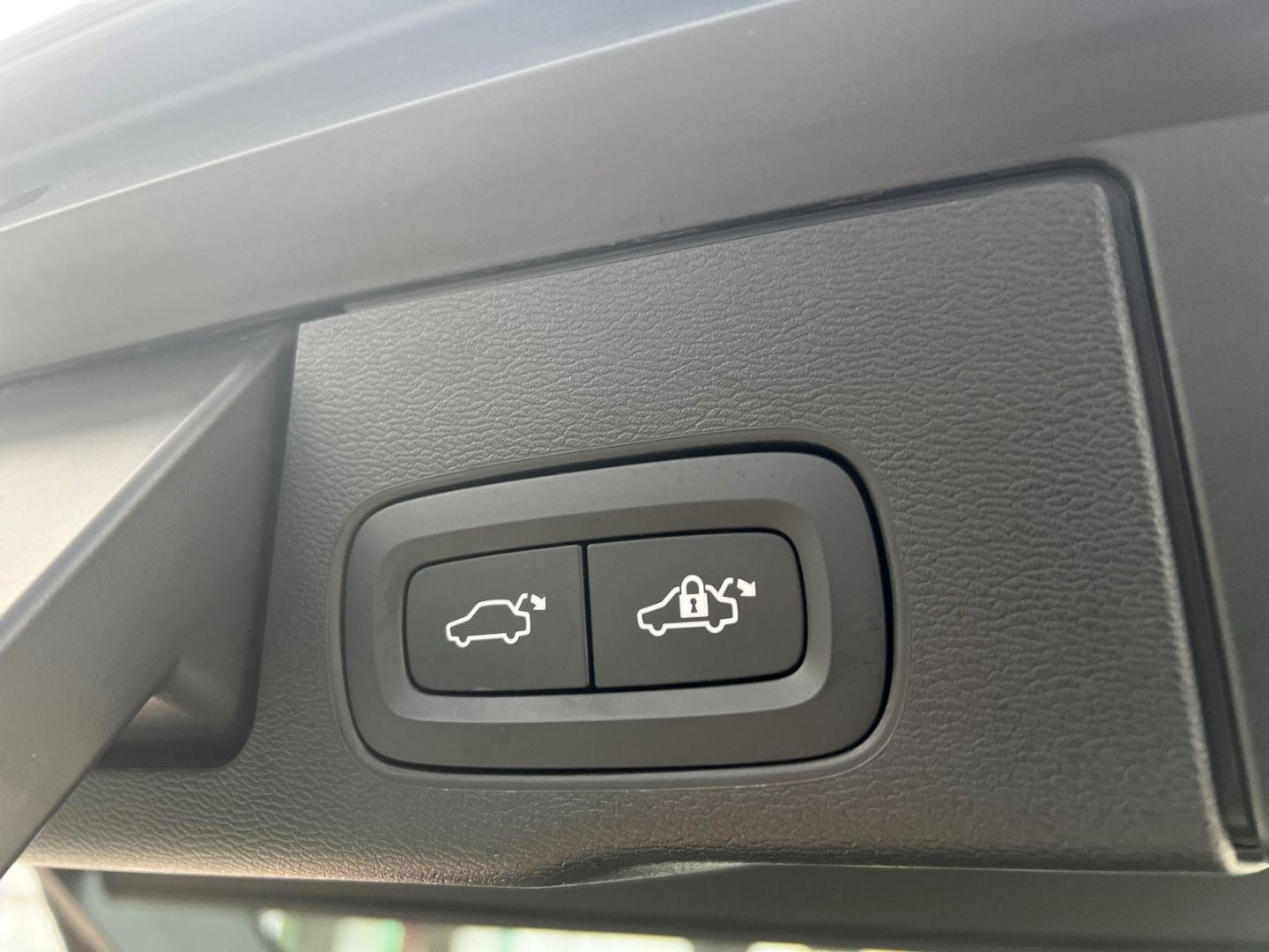 Volvo XC60 Inscription Recharge Plug-In Hybrid AWD T8