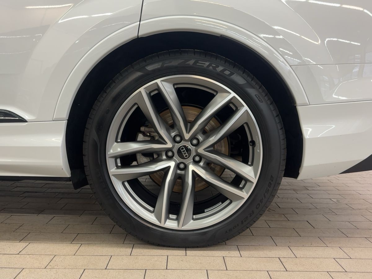 Audi Q7 55 TFSI e S line quattro tiptronic AHK Luftfe
