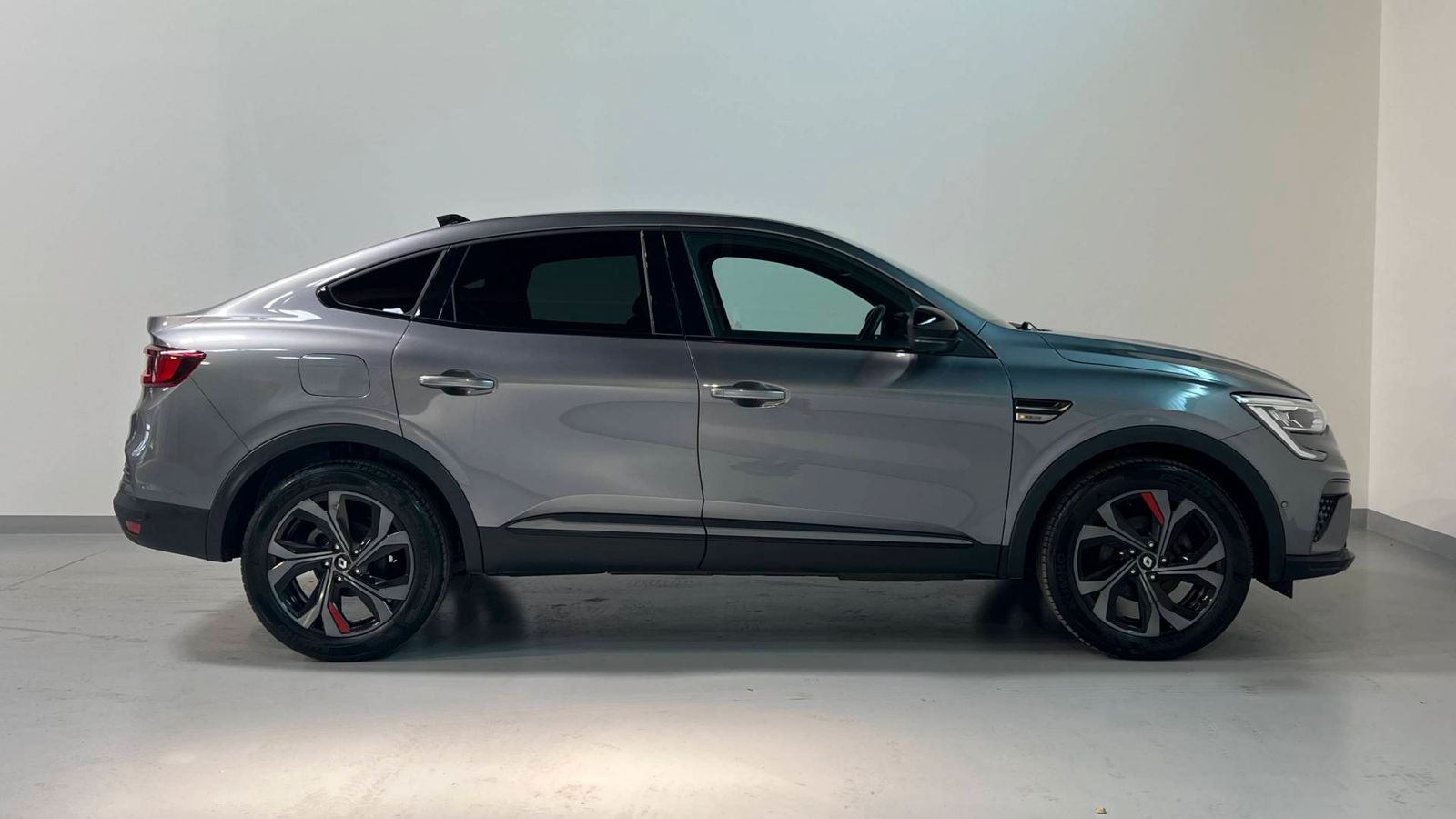 Renault Arkana 1.6 E-TECH Hybrid 145 R.S. Line - Samsaru's Car Outlet