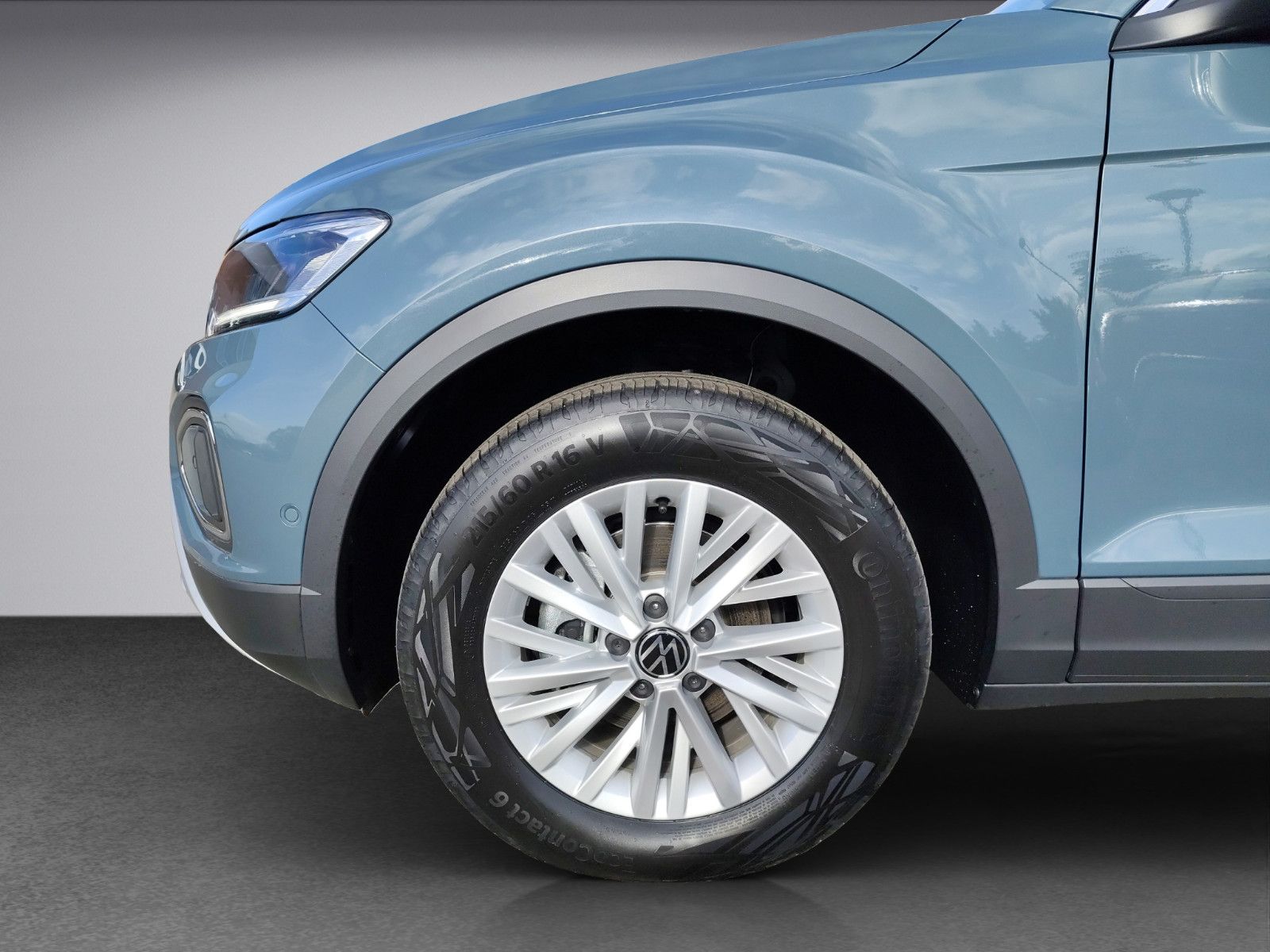 Volkswagen T-Roc 1.0 Life - Samsaru's Car Outlet