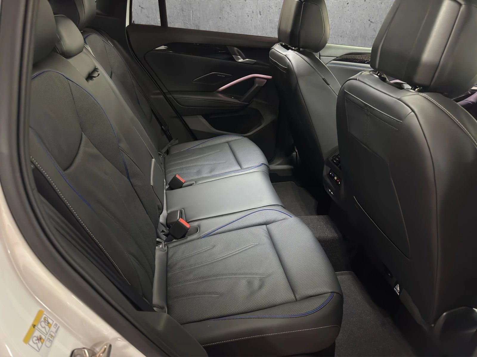 Volkswagen Tiguan TDI R-Line AHK 20Z Area Black Leder Pano