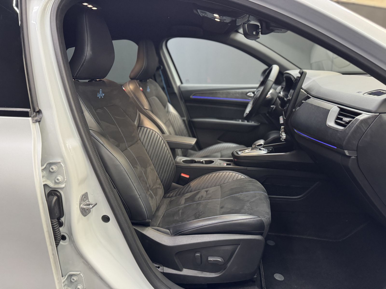 Renault Arkana E-Tech Full Hybrid 145 Esprit Alpine - Samsaru's Car Outlet