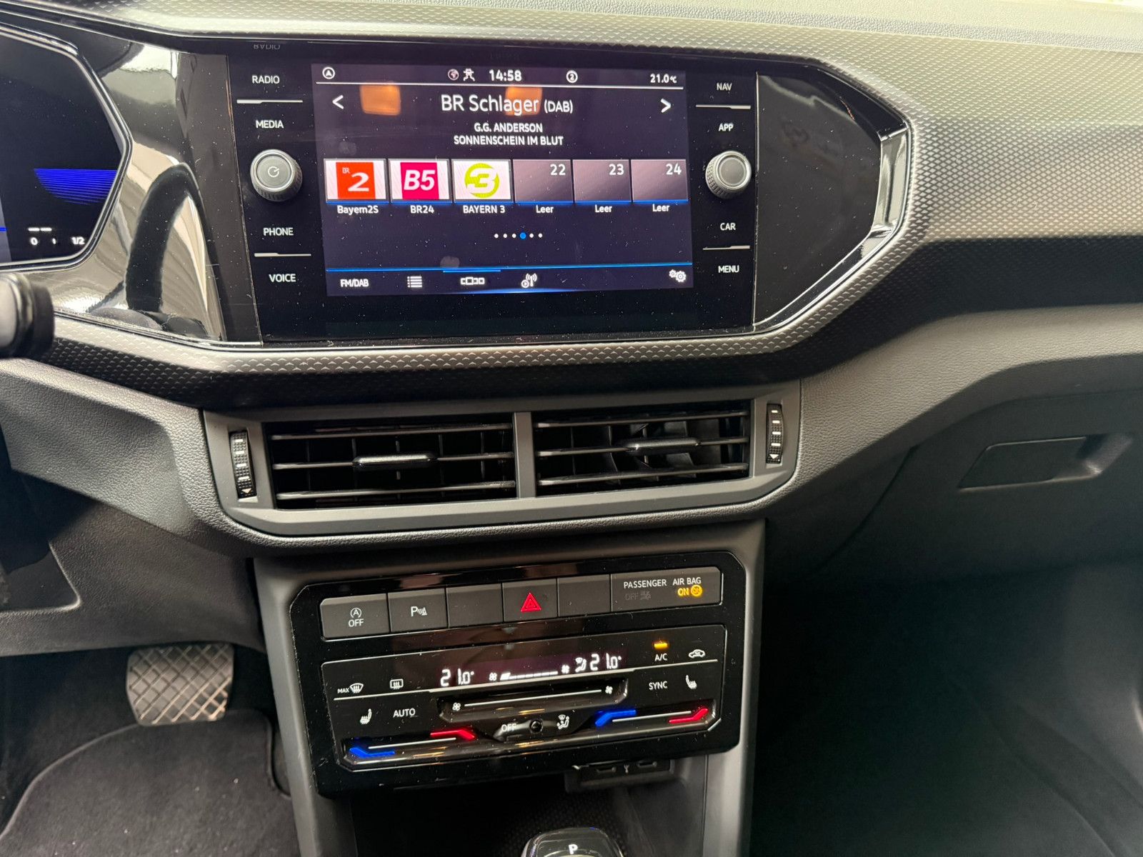 Volkswagen T-Cross Life - Samsaru's Car Outlet