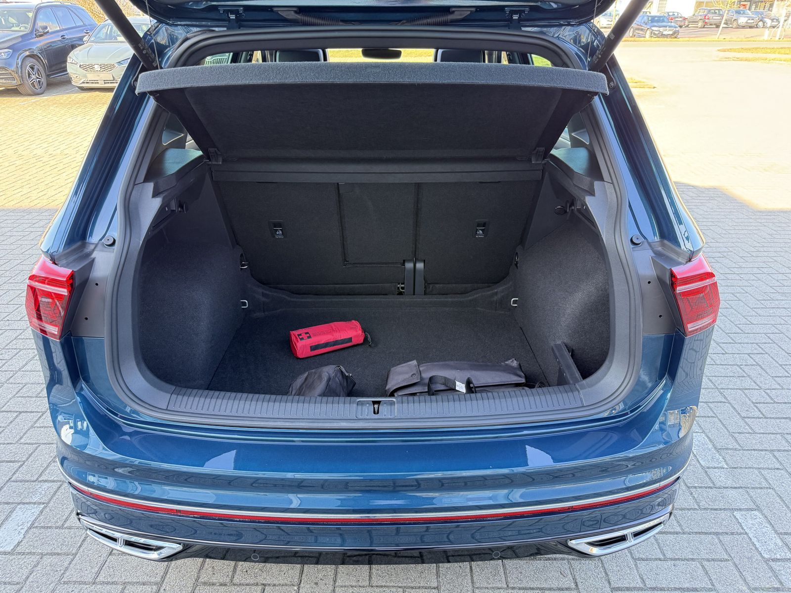 Volkswagen Tiguan R-Line 4-Motion,Pano,AHK,R-Kam,Matrix,ACC