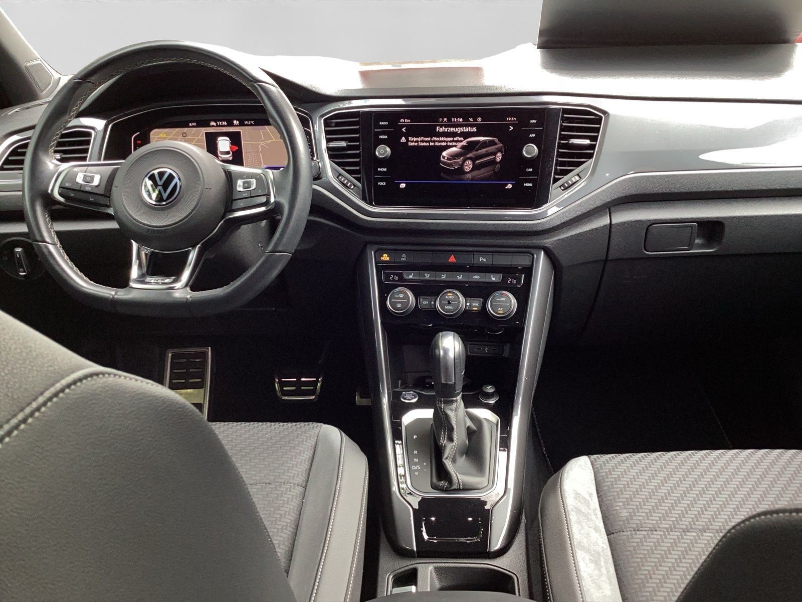 Volkswagen T-Roc 1.5 TSI DSG R-LINE - Samsaru's Car Outlet