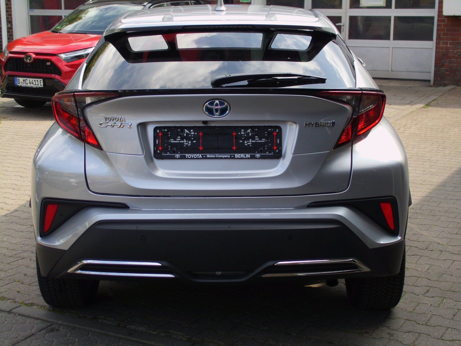 Toyota C-HR Hybrid Team D - Samsaru's Car Outlet