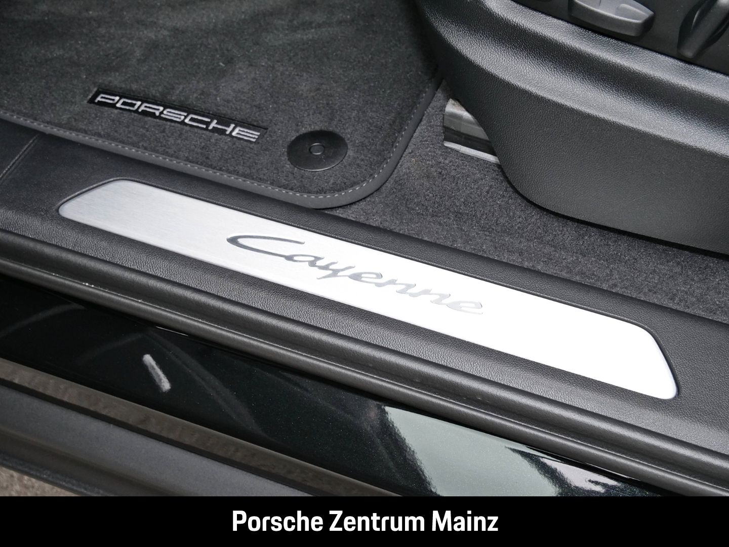 Porsche Cayenne E-Hybrid BOSE,InnoDrive,HDMatrix,Anhänge