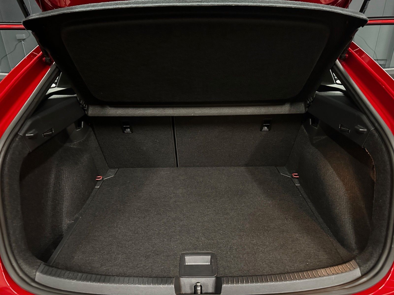 Volkswagen Taigo 1.5 TSI DSG R-Line - Samsaru's Car Outlet