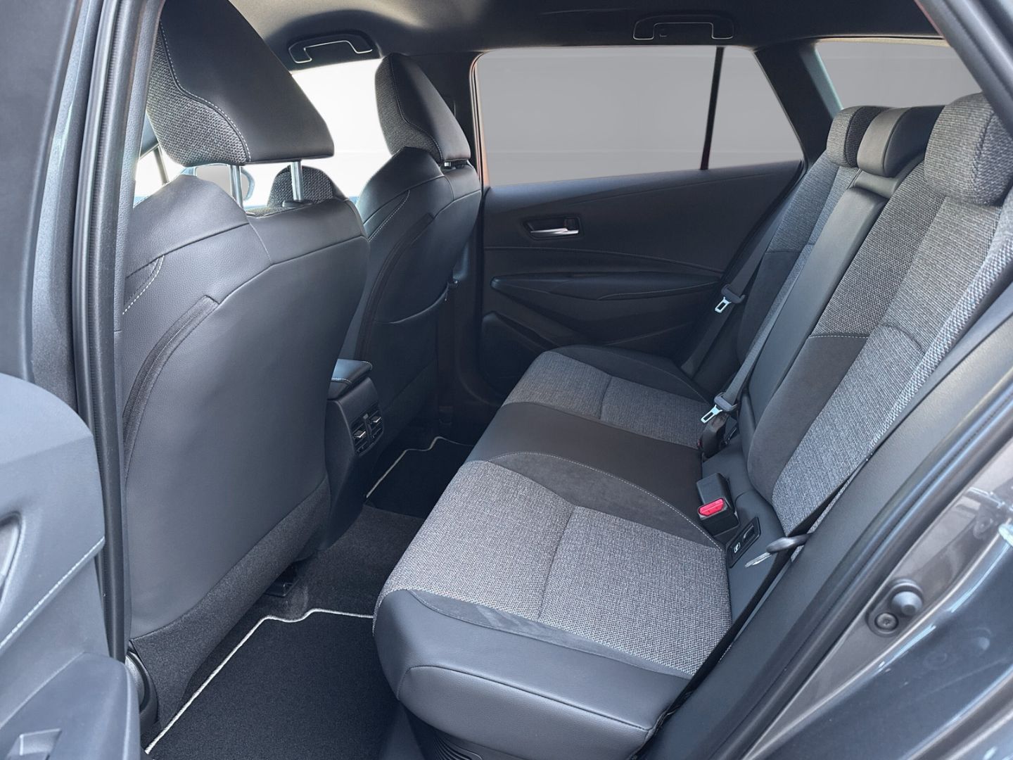 Toyota Corolla Touring Sports 2.0 Hybrid Teamplayer +Te