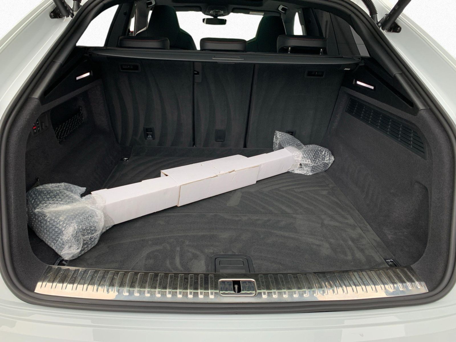 Audi RSQ8 PERFORMANCE NP 195 TSD € +280 KM/H+KERAMIK+