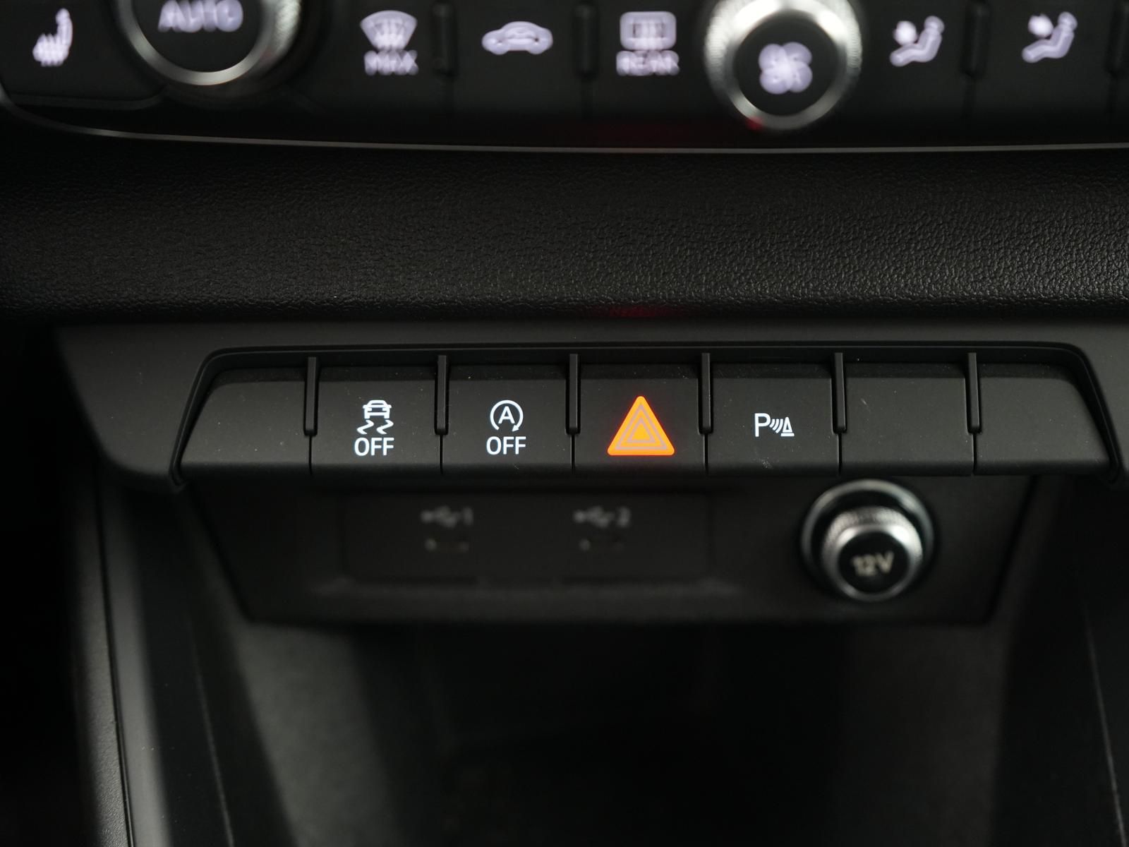 Audi A1 30 TFSI S line,TEMPO,APP,NAVI,SPURH,SHZ,PDC