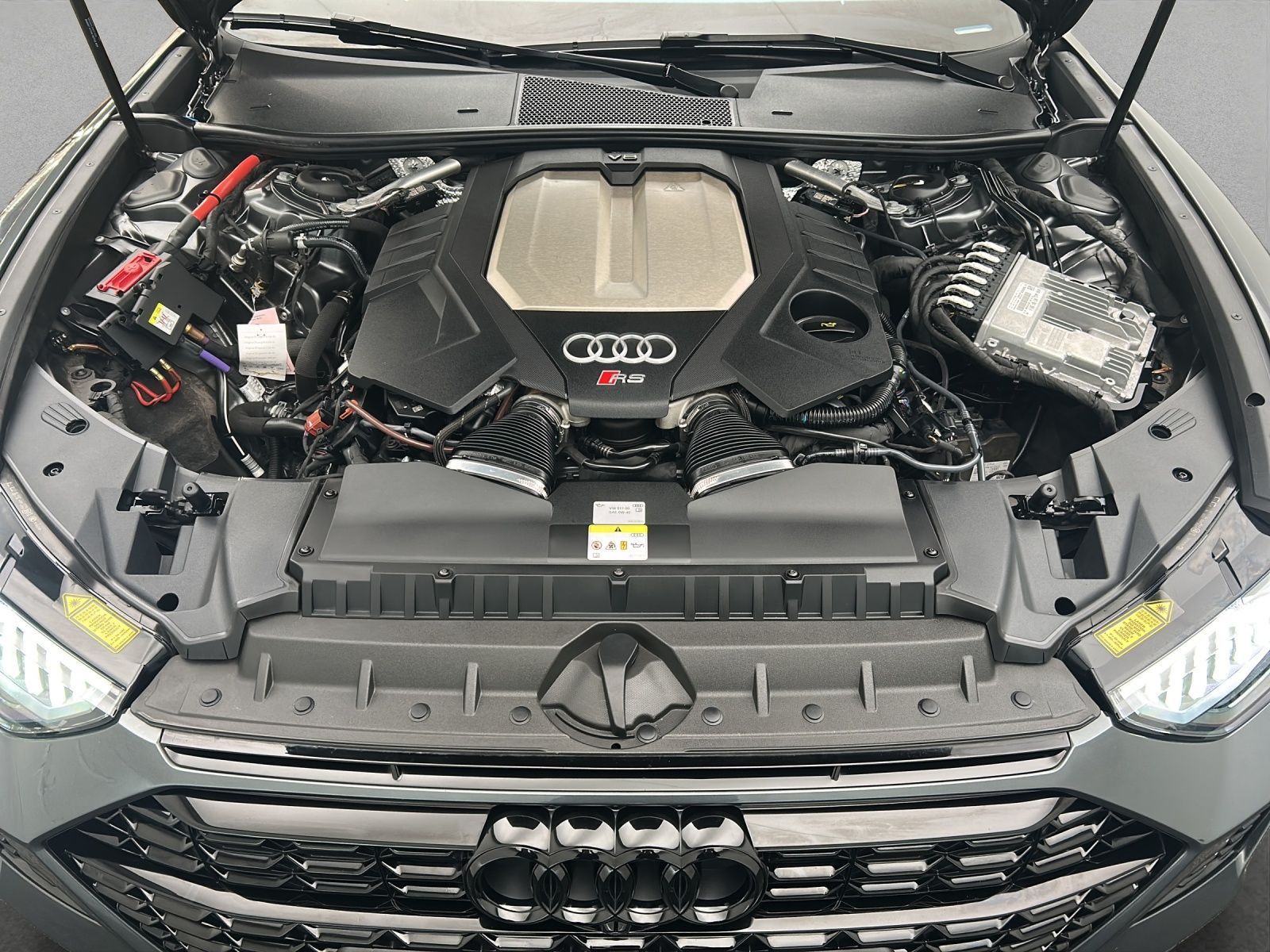 Audi RS 6 Avant*305km/h*Keramik*B&O*HUD*Laser*Virtual