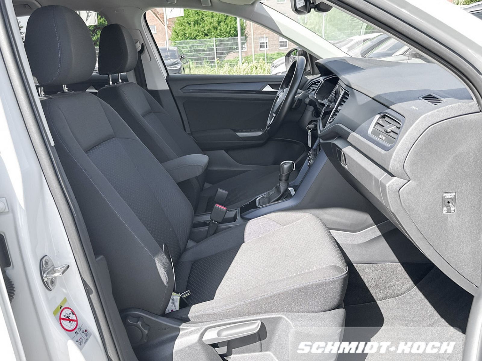 Volkswagen T-Roc 1.5 TSI ACT United DSG - Samsaru's Car Outlet