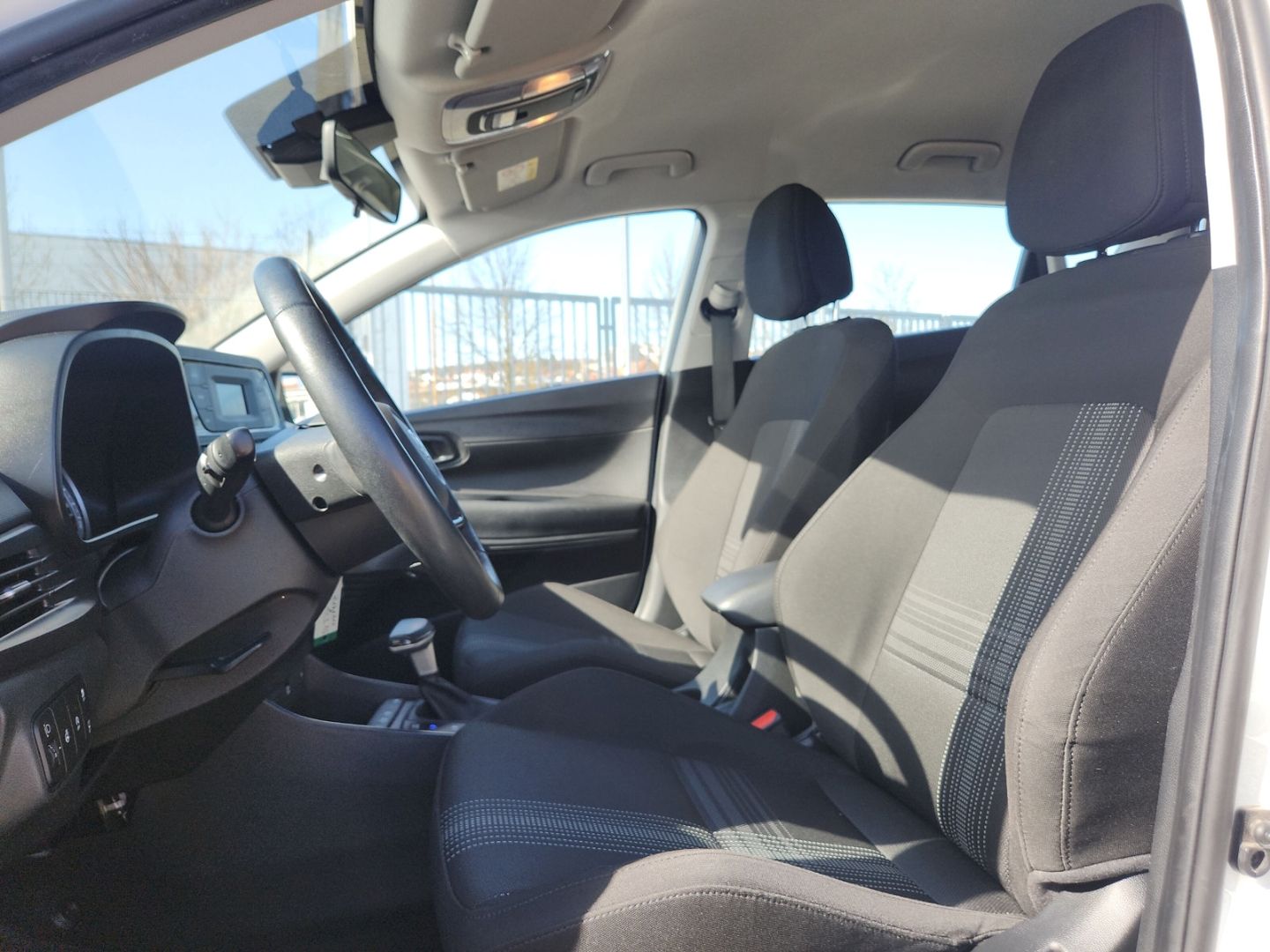 Hyundai BAYON Select Mild-Hybrid 2WD - Samsaru's Car Outlet